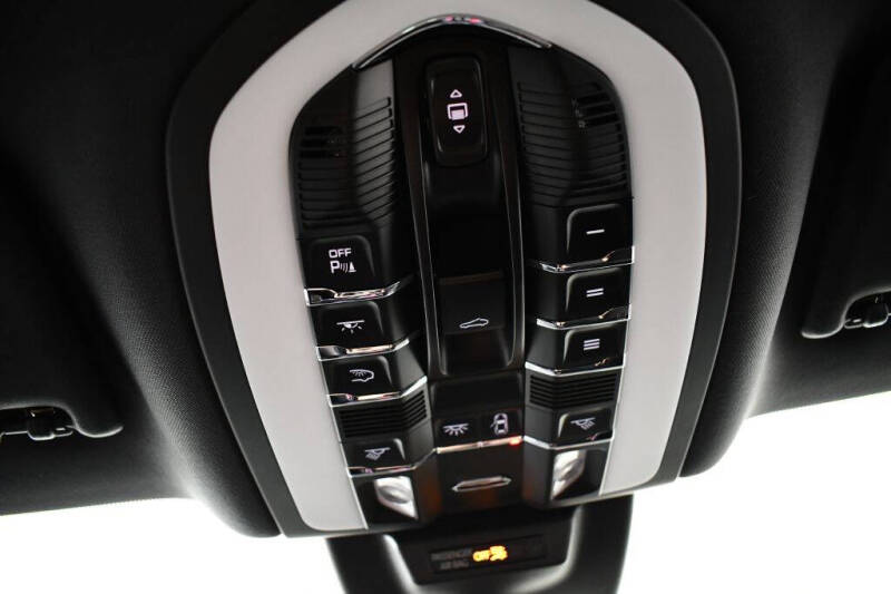 2023 Porsche Macan S