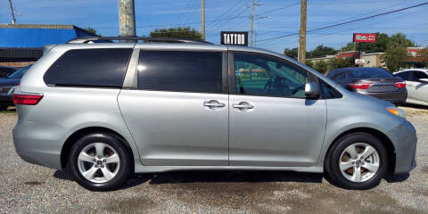 2019 Toyota Sienna LE 8-Passenger