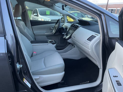 2012 Toyota Prius v Five