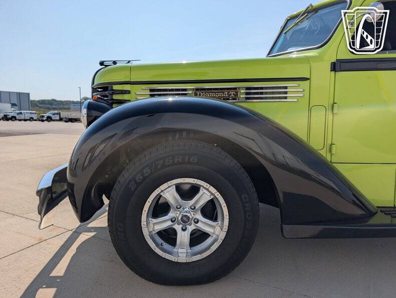 1945 Diamond T 509