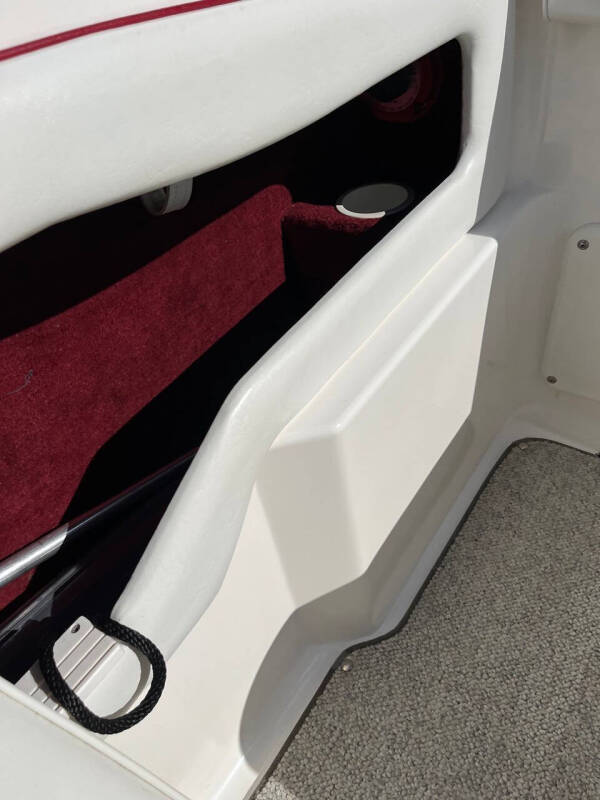 1998 Sea Ray 215EC