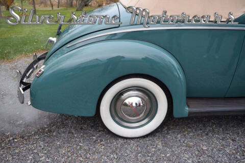 1940 Ford Deluxe