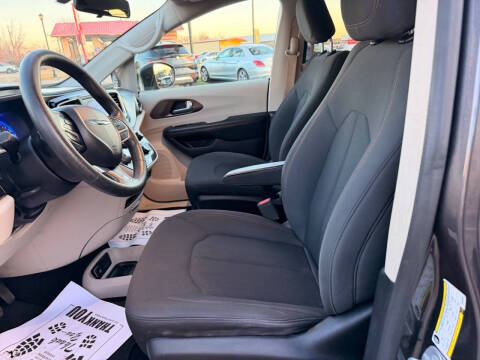 2019 Chrysler Pacifica LX