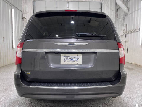 2016 Chrysler Town and Country Touring