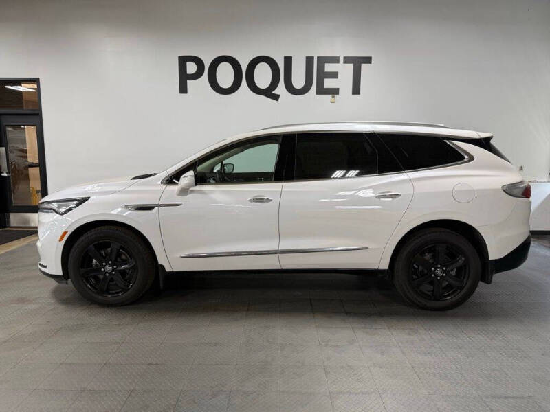 2023 Buick Enclave Essence