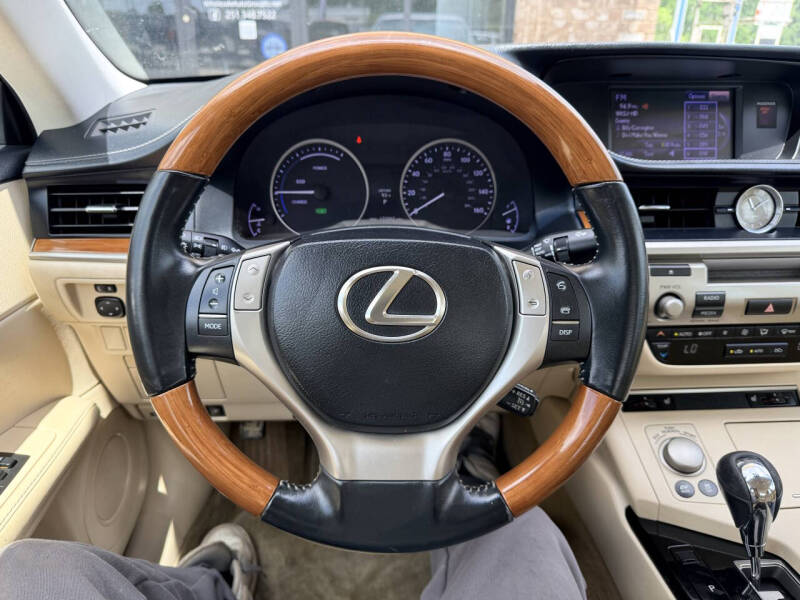 2013 Lexus ES 300h