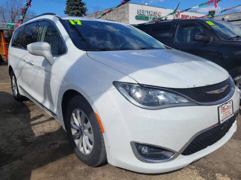 2017 Chrysler Pacifica Touring-L