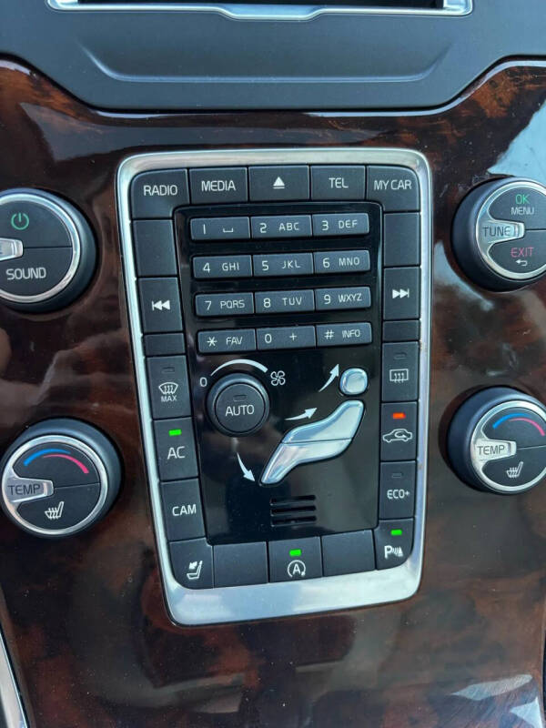 2015 Volvo XC70 T5 Drive-E Premier Plus