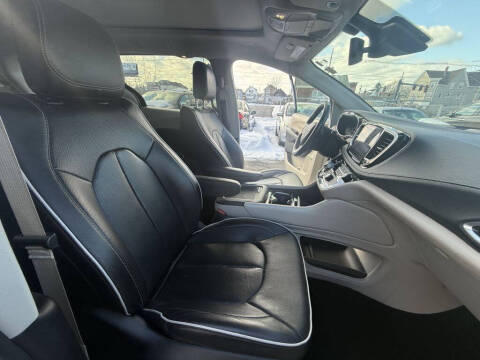 2022 Chrysler Pacifica Hybrid Limited