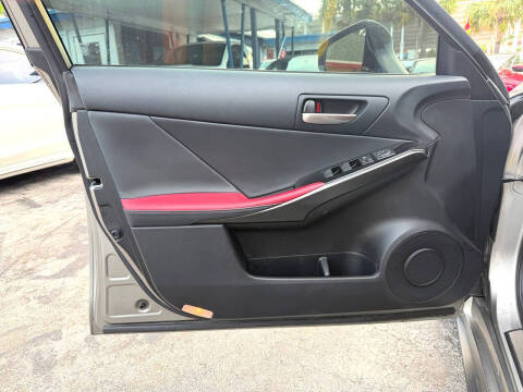 2023 Lexus IS 300