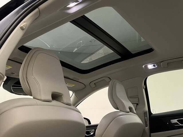 2022 Volvo S60 B5 Momentum