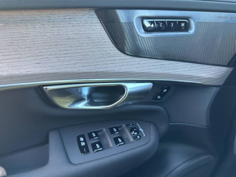 2026 Volvo XC90 B6 Plus 7P