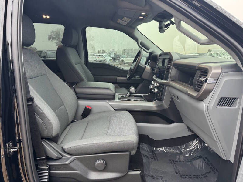 2025 Ford F-150 Lightning XLT