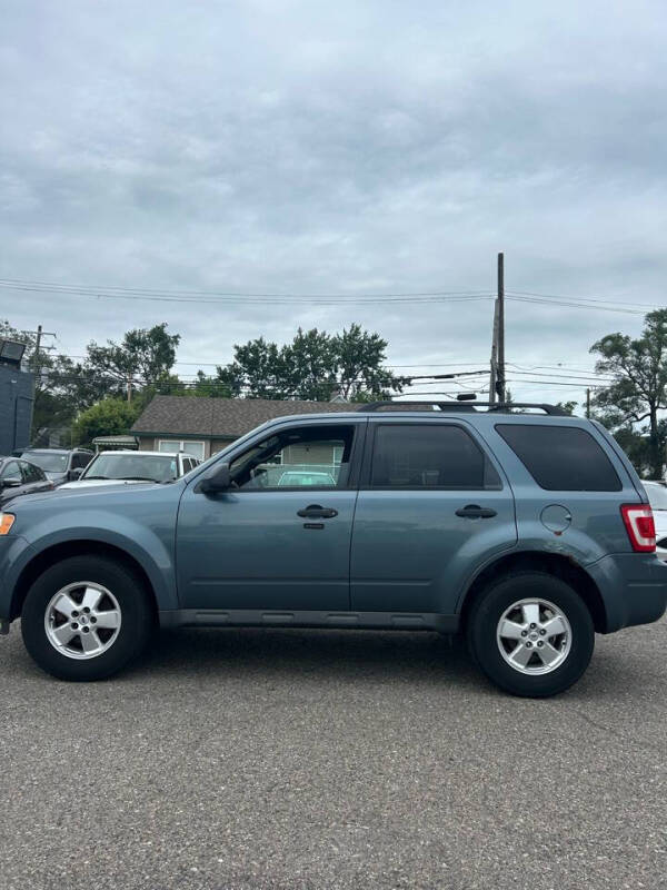 2011 Ford Escape XLT photo 9