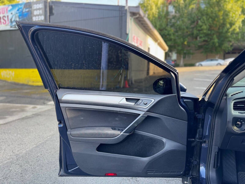 2016 Volkswagen Golf TSI S