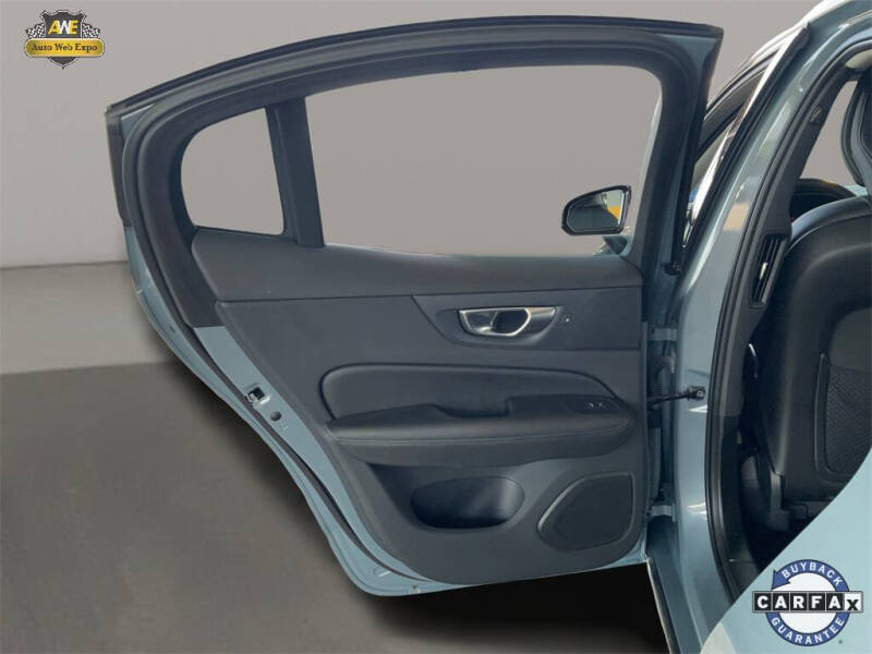 2024 Volvo S60 B5 Plus Dark Theme