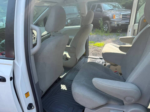 2011 Toyota Sienna Base 7-Passenger