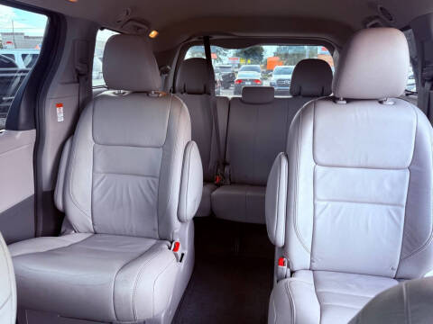2015 Toyota Sienna