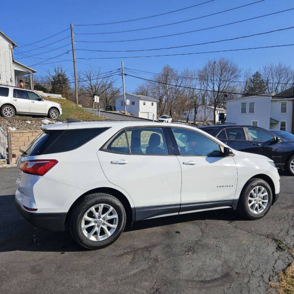 2019 Chevrolet Equinox LS's photo