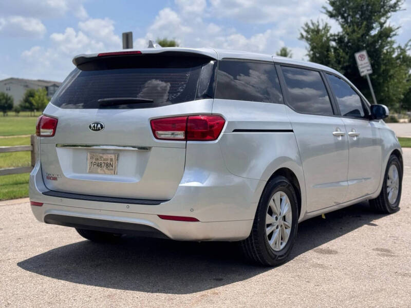 2015 Kia Sedona L