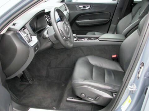 2023 Volvo XC60 B5 Core