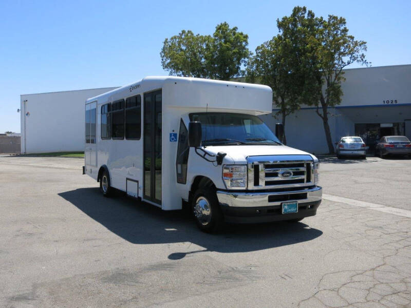 2024 Ford E-450