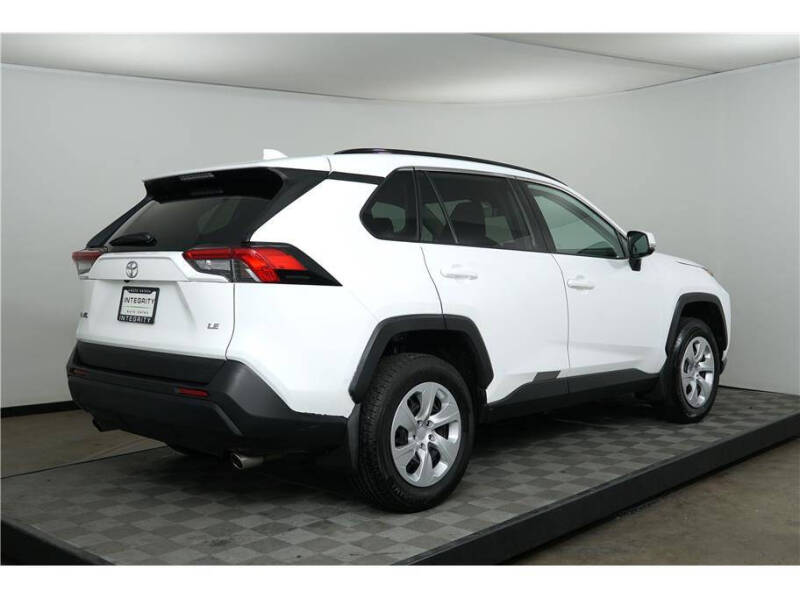 2021 Toyota RAV4 LE