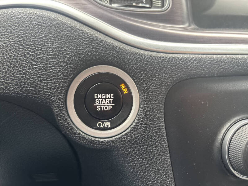 2017 Dodge Charger SE