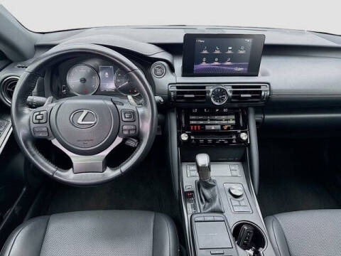 2023 Lexus IS 300