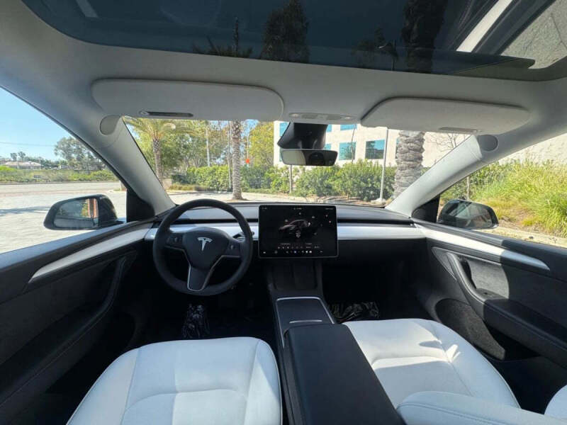 2024 Tesla Model Y Long Range