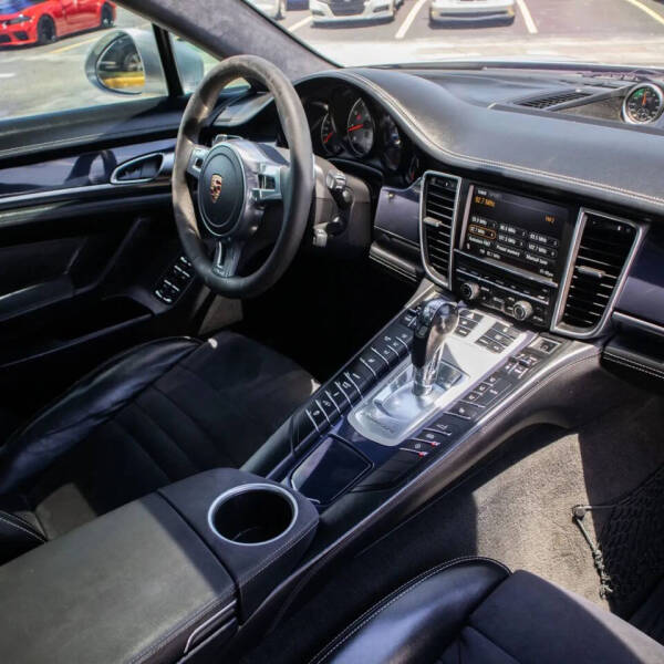 2013 Porsche Panamera GTS