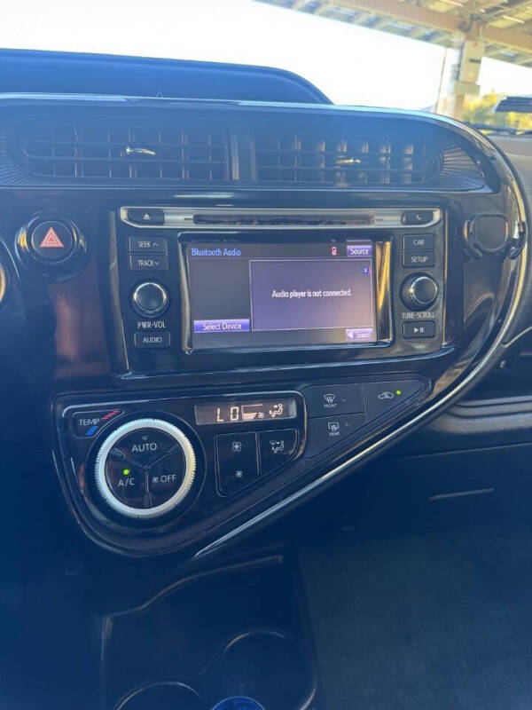 2019 Toyota Prius c L