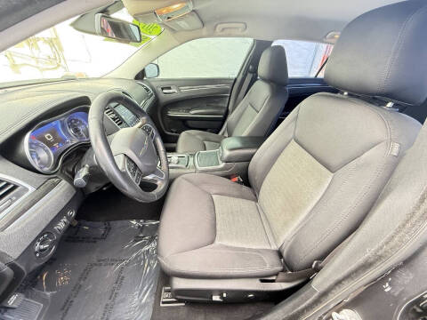 2019 Chrysler 300 Touring L