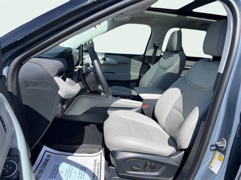 2025 Ford Explorer Active