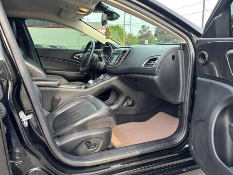 2015 Chrysler 200 C