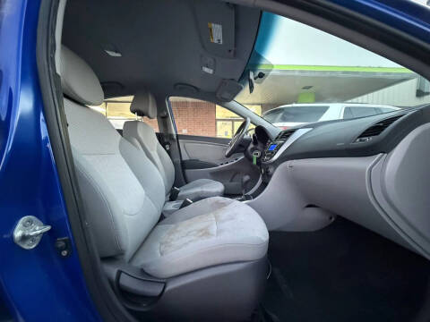 2012 Hyundai Accent GLS