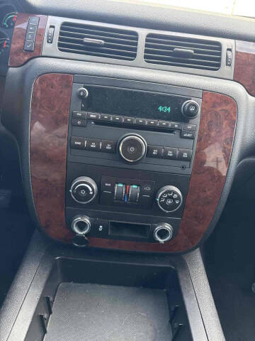 2013 Chevrolet Suburban LS