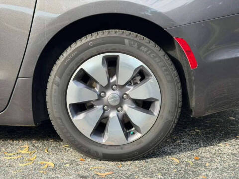 2018 Chrysler Pacifica Hybrid Limited