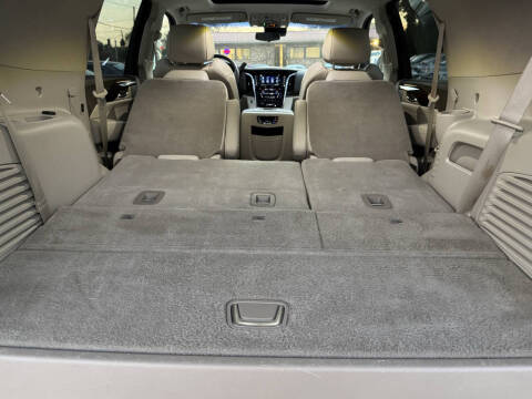 2017 Cadillac Escalade Luxury