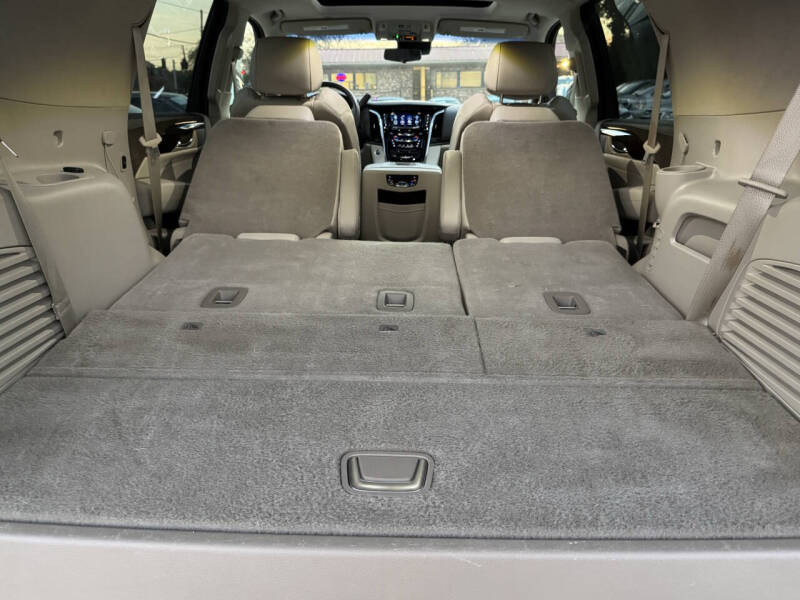 2017 Cadillac Escalade Luxury