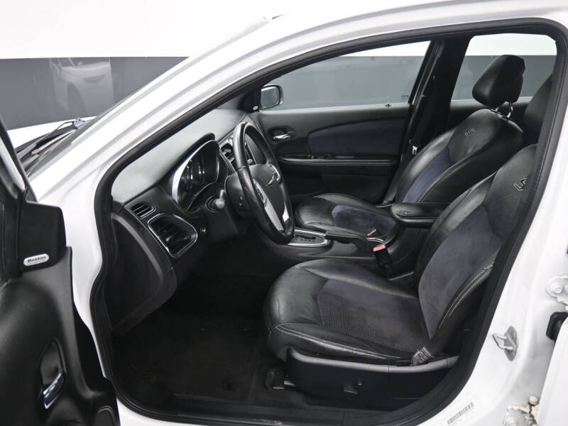 2012 Chrysler 200 S