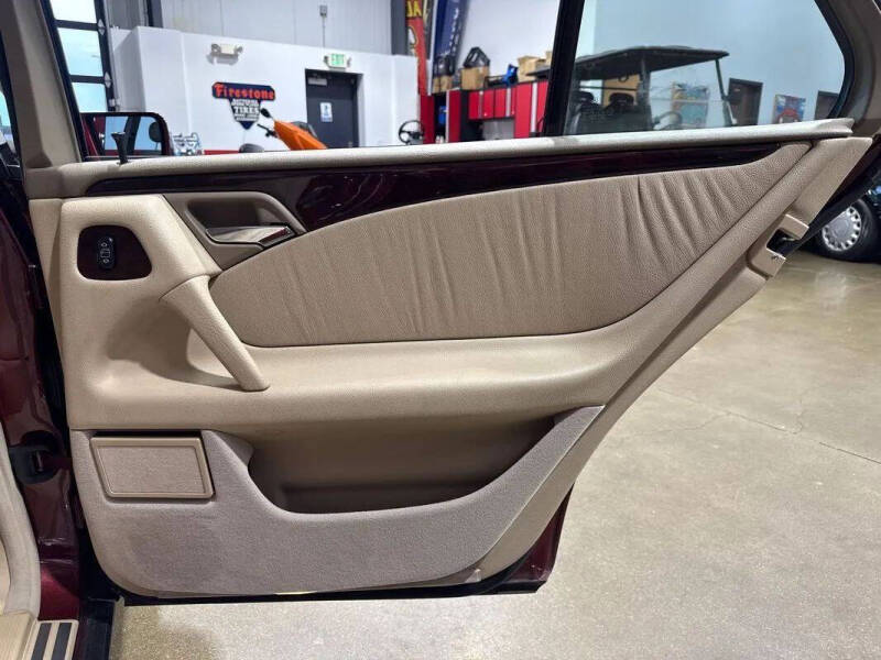 1999 Mercedes-Benz E-Class E 320