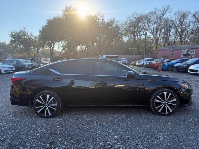 2022 Nissan Altima 2.5 SR