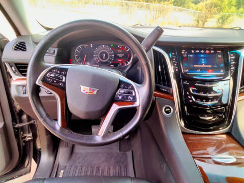 2018 Cadillac Escalade ESV Luxury