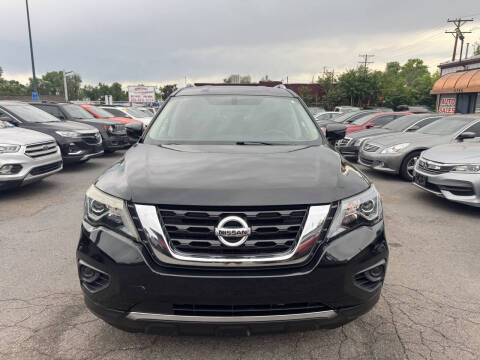 2018 Nissan Pathfinder for sale at SANAA AUTO SALES LLC in Englewood CO