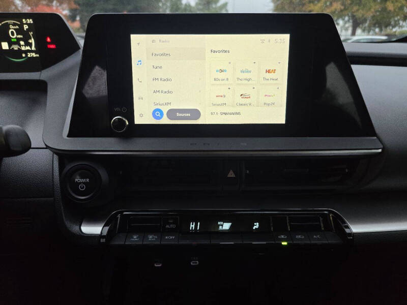 2024 Toyota Prius LE