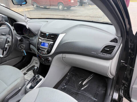 2014 Hyundai Accent SE