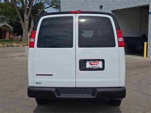 2025 Chevrolet Express LS 3500