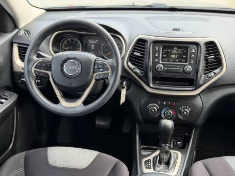 2015 Jeep Cherokee Sport