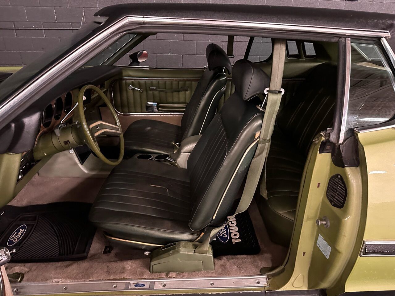 1975 Ford Torino 37